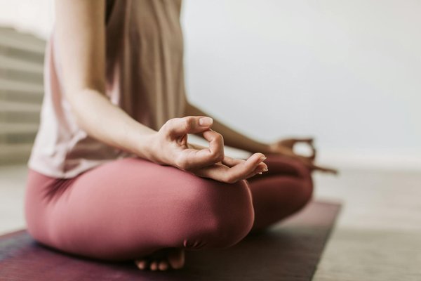 Yoga et méditation : des éléments clés dans la thérapie holistique